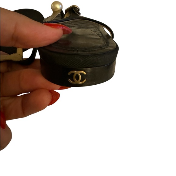 CHANEL Pearl Drop CC logo thongs 37C - Picture 8 of 12